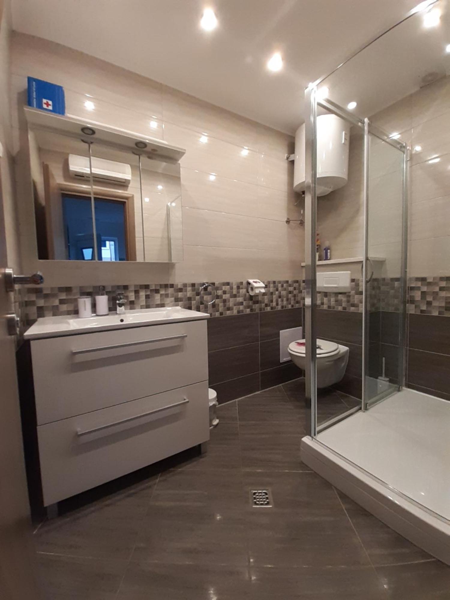 Apartment Lucky With Jacuzzi Trogir Habitación foto